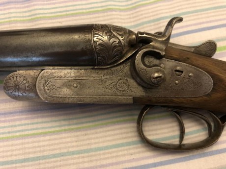 Hola, ha llegado a mis manos recientemente una antigua escopeta de perrillos del calibre 12. Yo no soy 01
