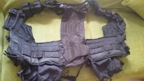 vendo Chaleco Tactico de Operaciones Especiales marca Altus Pingüino color negro que empleó en cantidad 01
