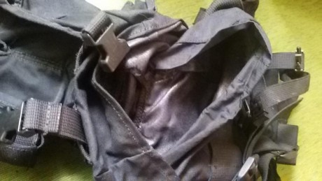 vendo Chaleco Tactico de Operaciones Especiales marca Altus Pingüino color negro que empleó en cantidad 12