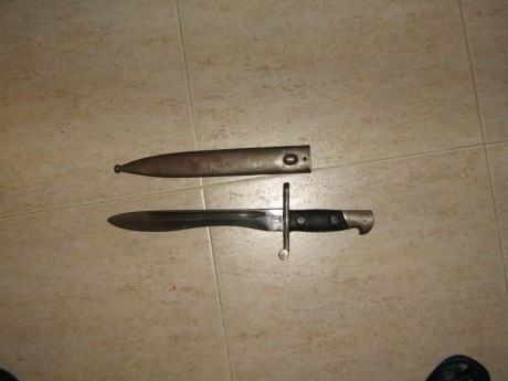 busco bayoneta corta mauser corta modelo coruña oviedo, de las usadas en guerra , en buen estado y completa 20