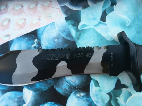 Vendo cuchillo Oso negro de Aitor, modelo Urban. Nuevo a estrenar.
85 euros envío incluido a península. 01