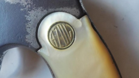Amigos Buenas noches, considero que esta es la cereza del pastel, esta es un arma sin identidad, perteneciente 01