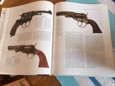 Vendo libro "Enciclopedia de fusiles y armas cortas" de la editorial Libsa. En perfecto estado. 01