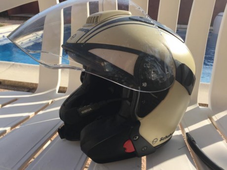 Hola vendo casco Schubert J1 tipo jet y homologado también con la protección del mentón puesta como integral, 01