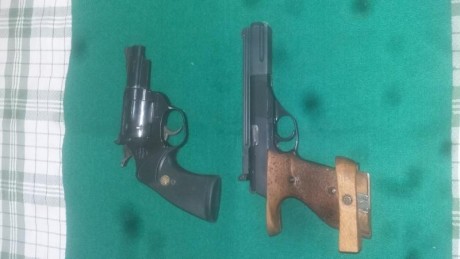 Vendo dos armas un revolver astra 357gtc de 3" y media y un astra ts22 con dos juegos de cachas por 00