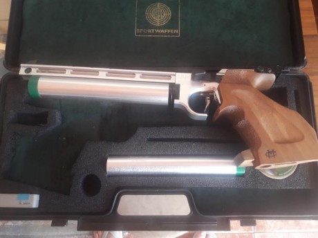 Buenos días.
Pongo a la venta esta magnifica pistola de aire comprimido marca Steyr 4,5.
las botellas 32