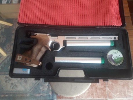 Buenos días.
Pongo a la venta esta magnifica pistola de aire comprimido marca Steyr 4,5.
las botellas 40