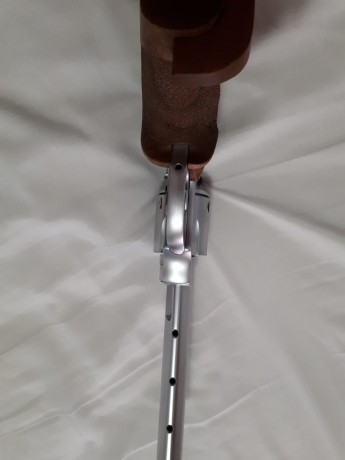 VENDO este revolver WEINCHRAUCH MACH( MADE IN GERMANY) con acabado INOX del año 2017 por no usarlo.Esta 21
