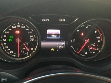 Hola..
vendo coche con acabado amg interior y exterior.
KM....34.000,,,,,, PRECIO 35.000 €. NUEVO PRECIO 30