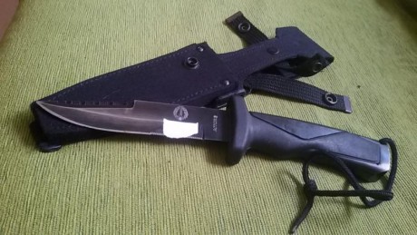 Hola, vendo cuchillo Aitor HammerHead de los empleados por el Mando de Operaciones Especiales del E.T. 11