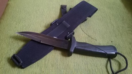 Hola, vendo cuchillo Aitor HammerHead de los empleados por el Mando de Operaciones Especiales del E.T. 10