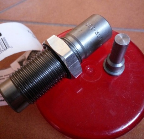 Buenas,

Vendo el lote compuesto por los siguientes elementos de las fotografías.

- Molde Lee completo 11