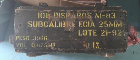 Vendo cajas militares de madera a 40 euros cada una, gastos de envió incluidos peninsula, están en Murcia. 02