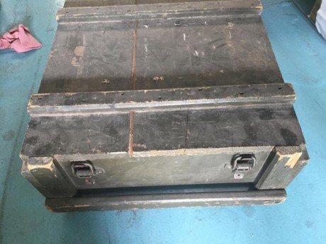 Vendo cajas militares de madera a 40 euros cada una, gastos de envió incluidos peninsula, están en Murcia. 01