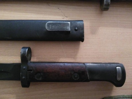Hola
Vendo las siguientes bayonetas:
Simson Suhl para mauser español. Solo legible Suhl: 25E
Turca ASFA: 22