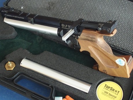 Se vende Steyr de 5 disparos, funcionando perfectamente. Dispone de 2 bombonas de 2007 totalmente operativas. 01