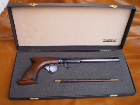 se vende pistola ardesa underhammer del calibre 40
las cachas estan tocadas para mi mano muy grande
turquesa 01