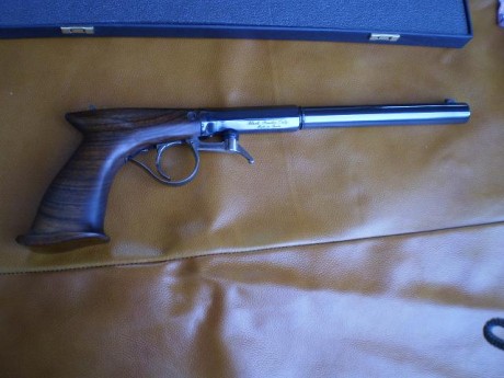 se vende pistola ardesa underhammer del calibre 40
las cachas estan tocadas para mi mano muy grande
turquesa 00