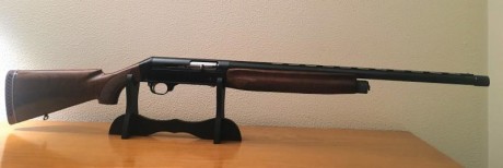 Vendo escopeta  BENELLI MOD. 121 , semiautomàtica con barichoque exterior.
Buen estado, pocos tiros y 02