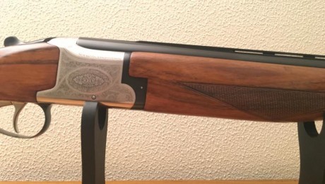 Vendo escopeta  LAURONA  superpuesta . IMPECABLE!!!
Calibre 12 ,pocos tiros, expulsora selectora y barichoque 00