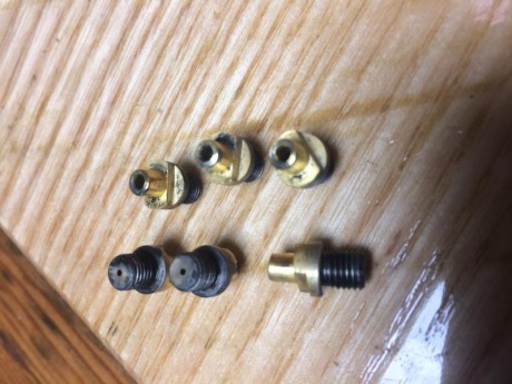 Vendo 6 chimeneas de berilio, estavan montadas en un pietta remigton, creo q el paso es 6x0,75(si me equivoco 00
