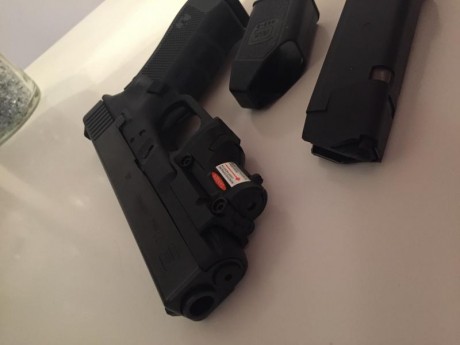Vendo Glock 22 calibre 40 sw, una maravilla totalmente nueva se habrá usado solo dos o tres veces. Es 12