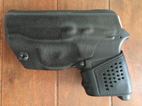 Hola,, 
SÓLO EL ARMA tal como se sirve de nueva con funda, caja y candado 390€..... REBAJADA A 350 €. 30