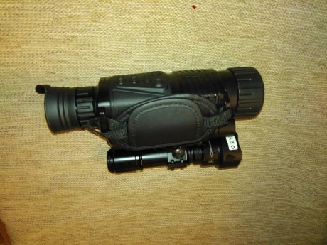 Hola, tengo un monocular nocturno Bresser de 5x50 que utilizo siempre en esperas y me es de gran ayuda. 41