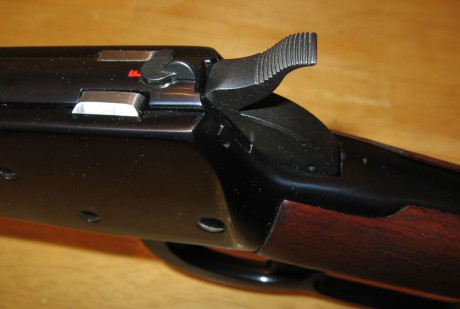 Hola.

Recientemente me he enterado de que el fabricante antiguamente llamado Amadeo Rossi de rifles de 12