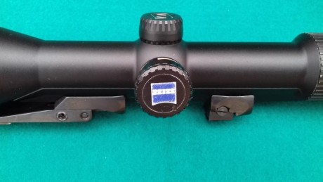   Buenas tardes

Visor Zeiss Classic de carril con retícula iluminada en primer plano. Retícula modelo 01