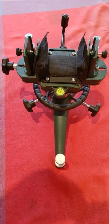 Vendo Torreta Caldwell Rock BR comprada en abril de este año prácticamente nueva. Esta en Madrid la vendo 02