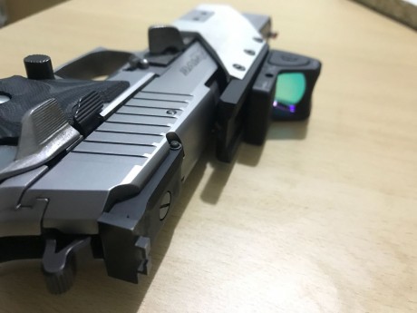 Se vende montura X-MOUNT para SIG SAUER X-SERIES equipado con visor TRIJICON RMR (R6) 3.5MOA.

Impecable 01