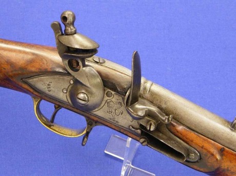 Voy a colocar unas fotos de un arma larga alemana de llave de mecha del siglo XVI. 72
