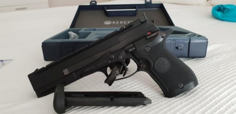 Buenas ,pongo a la venta preciosa beretta 87 target 22lr con dos cargadores y maleta original,agrupa muy 02