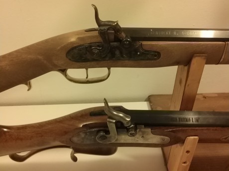 Hola a todos, vendo:
- Hawken Woodsman de ARDESA cal. 45 1/66" Percusión.
Punto de mira original 01
