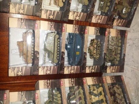 Buenas tardes  a todos , vendo varios carros de combate de Altaya , en escala 1/43 , están practicamente 02