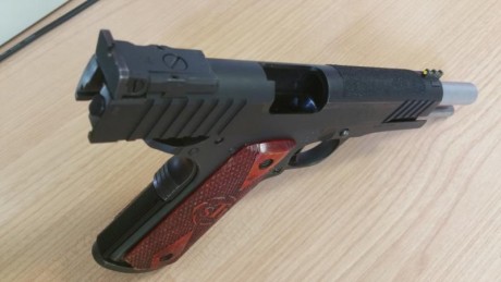 Hola.

Por abandono de la modalidad, un compañero vende su STI SPARTAN V monohilera del 9Pb. (M1911-A1FS)

Variante 02