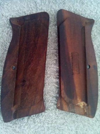 Cachas de madera de la marca klinsky para CZ75 y sus variantes, para vestir de bonito esta mítica pistola,
40€ 00