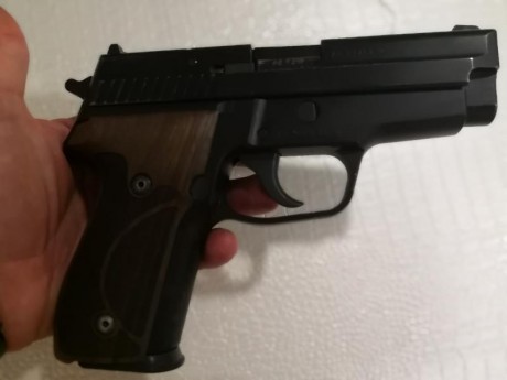 Hola vendo Sig Sauer P239 con dos cargadores.
En buen estado general sólo tiene un poco de desgaste en 01