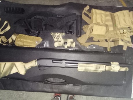 Vendo Escopeta de corredera Remington 870 Express syntetic calibre 12, de 46 cm de cañon y con 6+1, pintada 02
