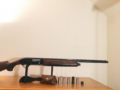 Vendo semiautomatica marca  BERETTA MOD A300  
Escopeta fuera de serie con barichoque exterior y boquillas 00