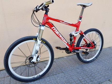 Vendo bicicleta por falta de uso como nueva, la compré x probar este deporte pero no es lo mio. Precio 20