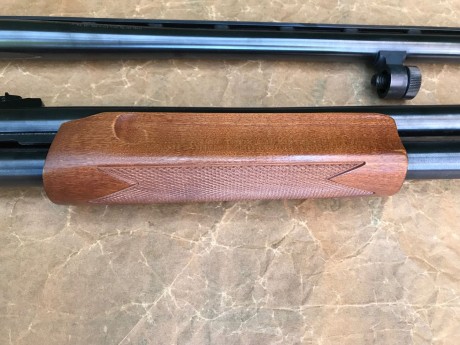 Vendo escopeta corredera Mossberg 500 combo en excelente estado practicamente nuevo, calibre 12 equipada 01