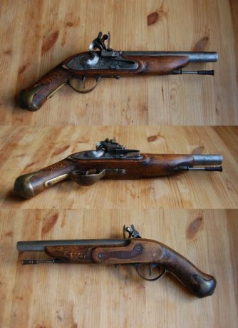 Buenas. Vendo estas pistolas de pedernal, en AE y calibre 44 (más fotos en sucesivos mensajes):

1ª: La 11