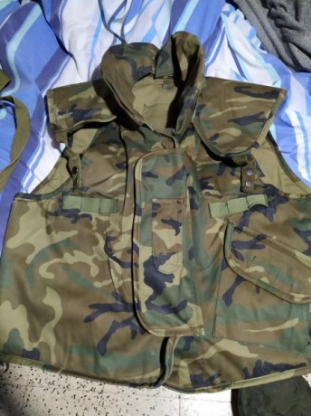 Vendo este Chaleco antifragmentos del ET de los años 90, en perfecto estado, nuevo. Talla G.
  50 €  , 02