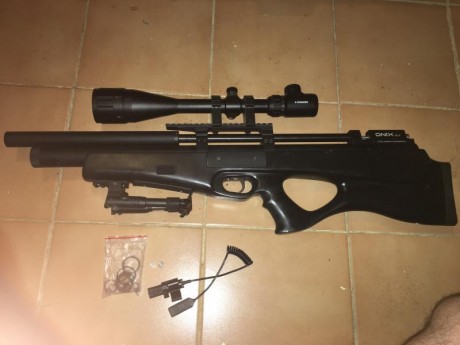 Un amigo me a pedido que le ponga a la venta esta carabina contá de cargador monotiro y multitiro,bipode, 01