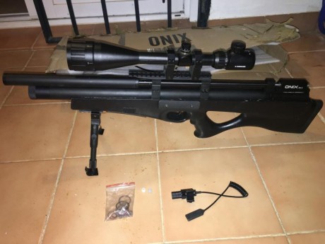 Un amigo me a pedido que le ponga a la venta esta carabina contá de cargador monotiro y multitiro,bipode, 11