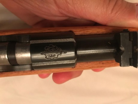 Compañero del club me ha pedido que le ponga a la venta una carabina monotiro fabricada en Oviedo. Miras 01