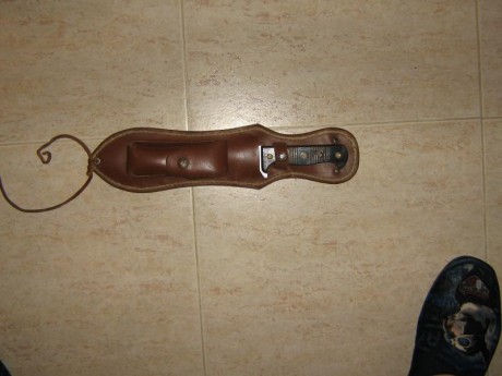 Vendo Aitor Survival 21, con funda de las antiguas, 120 euros gastos de envío por mensajería en península 01