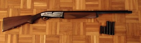Modelo:  SAUT
Longitud del cañón : 61 cm
5 cartuchos de carga.
Bien cuidada.
Polichokes:  
-	1* largo
-	2* 02